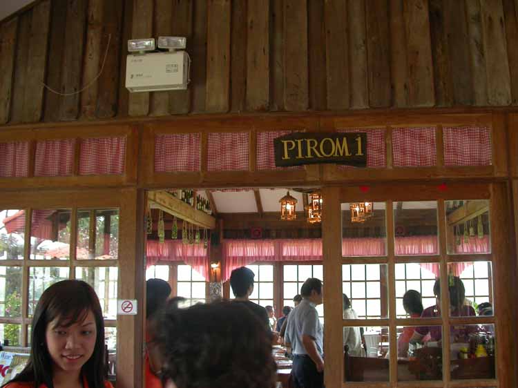 The Great Hornbill Grill 06.JPG 62.8K